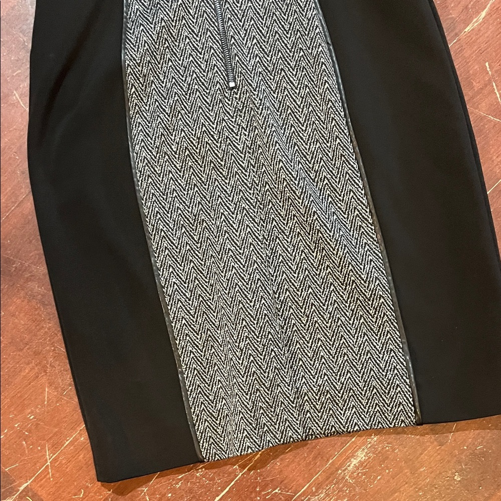 🌻3/$15🌻 Tahari Chic 3/4 Sleeve Black and Gray Dress - Picture 11 of 16